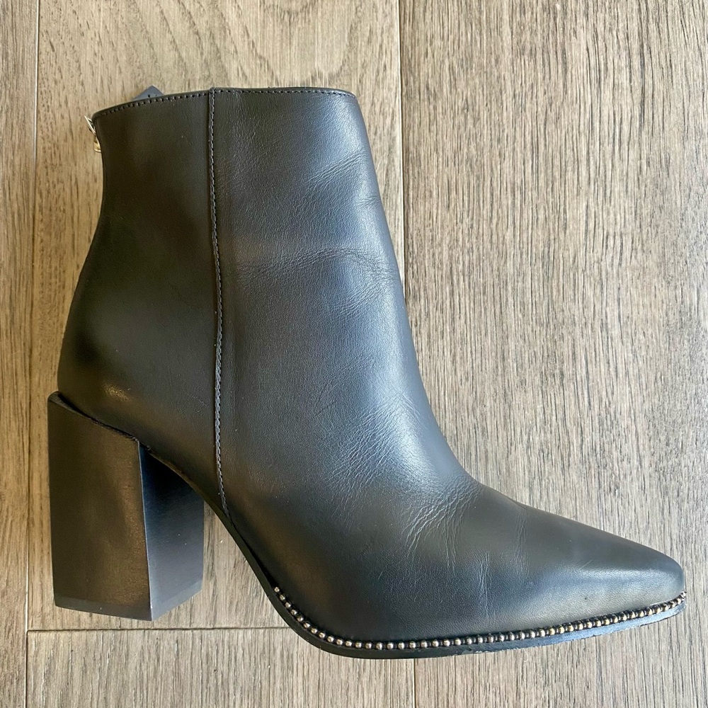 Steve Madden Black Ankle Booties Size 7